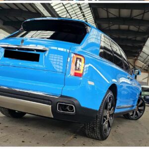 Rolls Royce Cullinan hinten