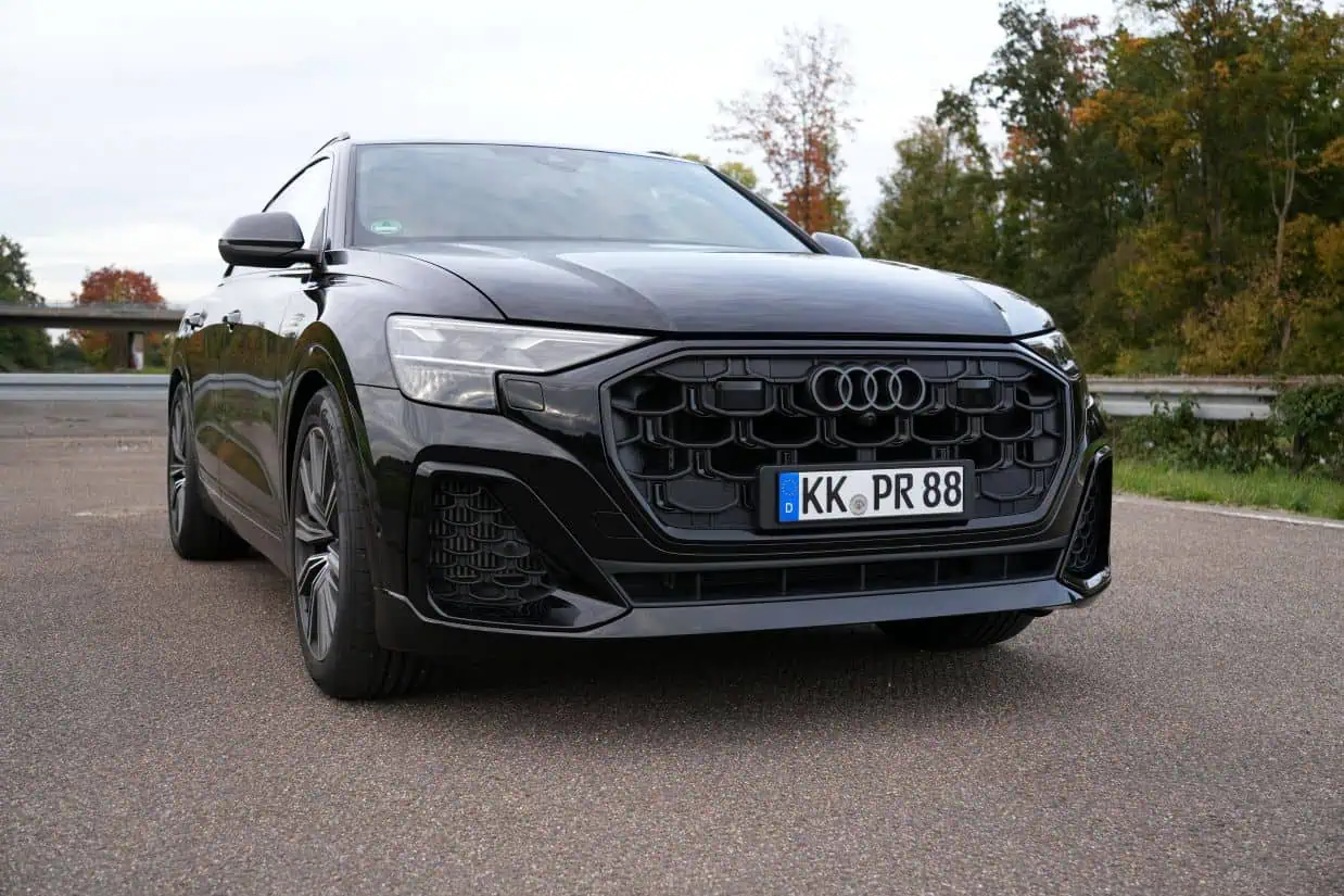 Audi SQ8 front
