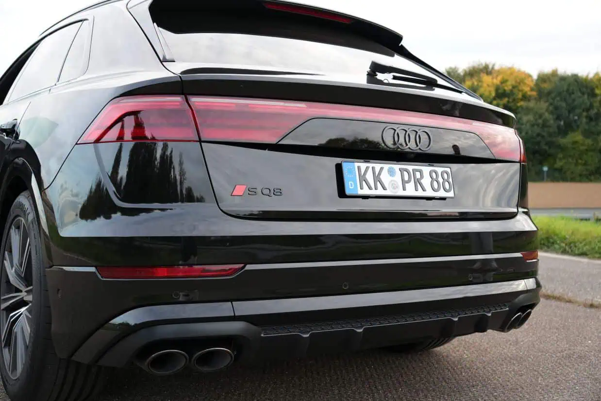Audi SQ8 HInten