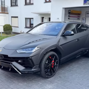 Lamborghini Urus S vorne