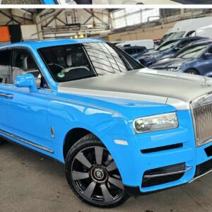 Rolls Royce Cullinan vorne