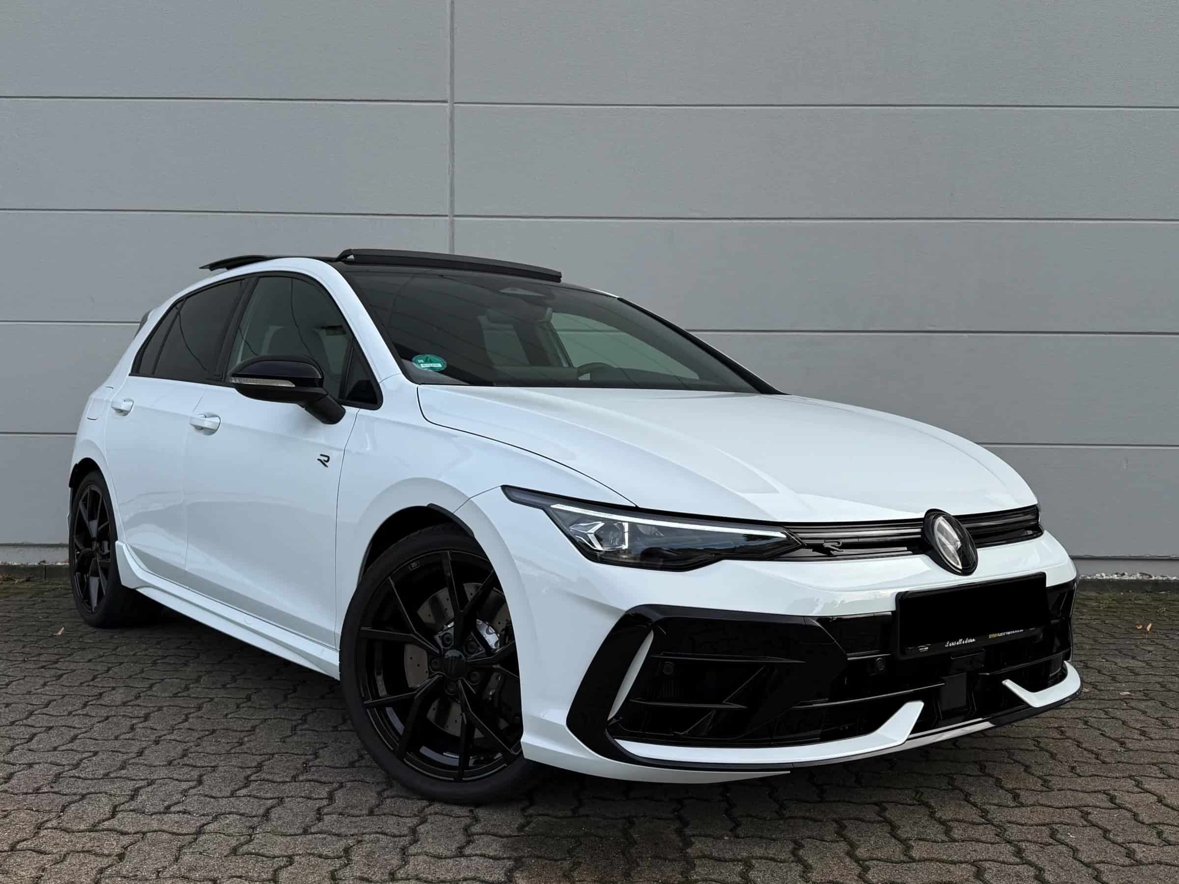 Golf 8 R Hero