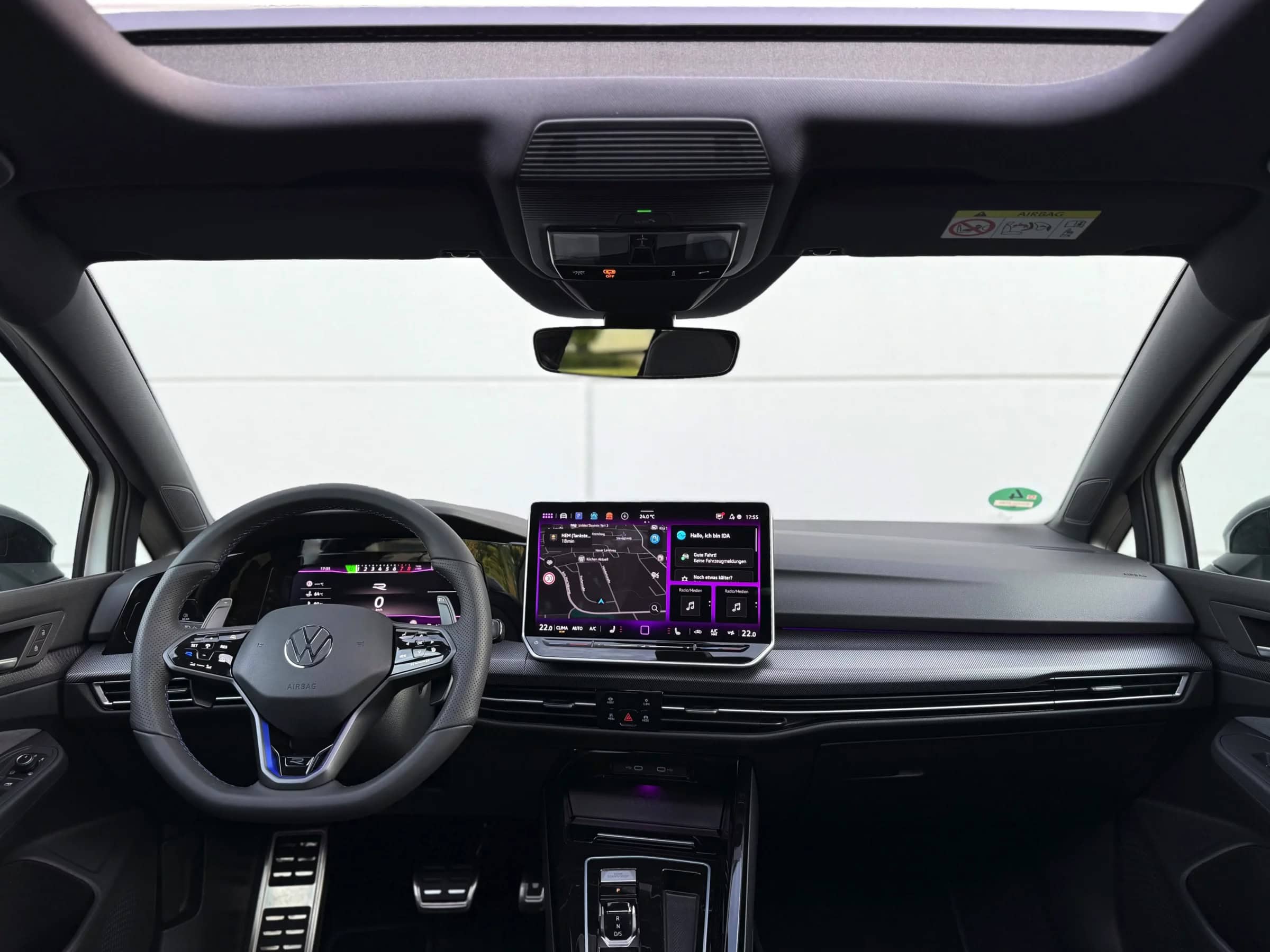 Golf 8 R Cockpit