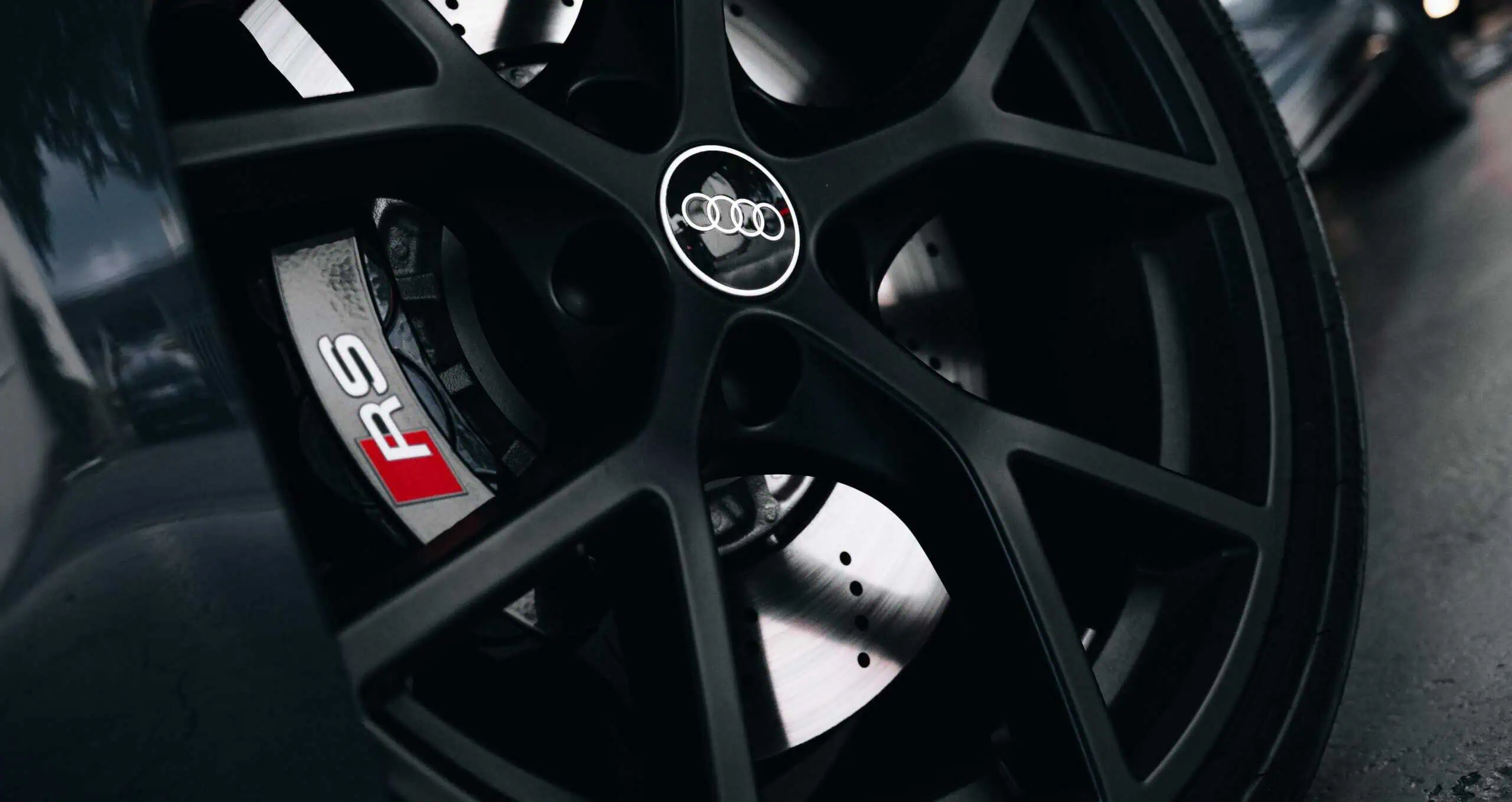 AUDI RS3 LIMOUSINE MIETEN IN FRANKFURT vorne