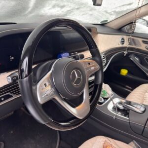 Mercedes-Maybach S680 inside
