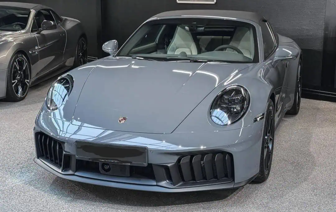 Porsche 911 Targa GTS mieten in Hamburg vorne