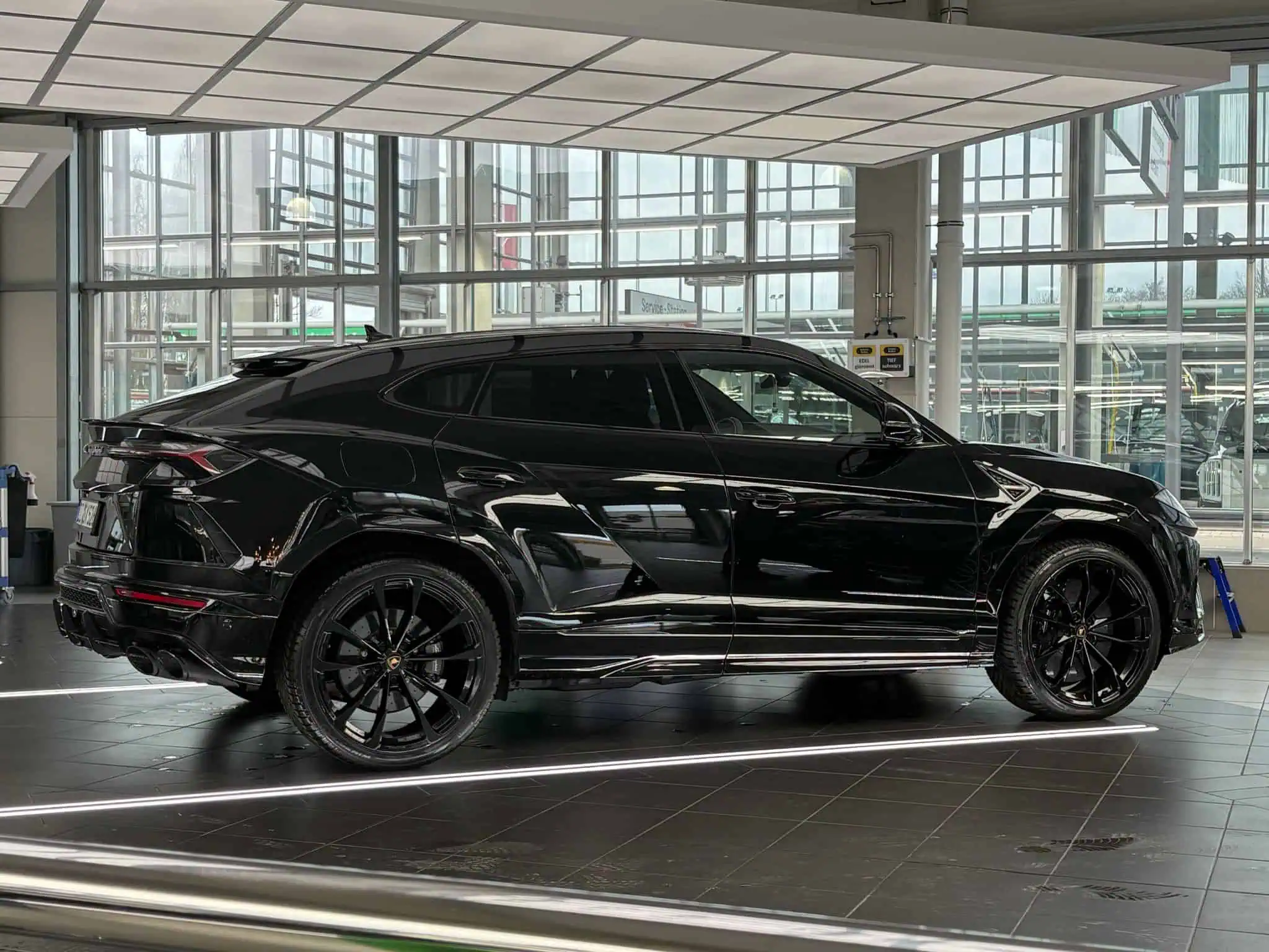 Lamborghini urus Seite