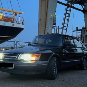 Saab 900i vorne links