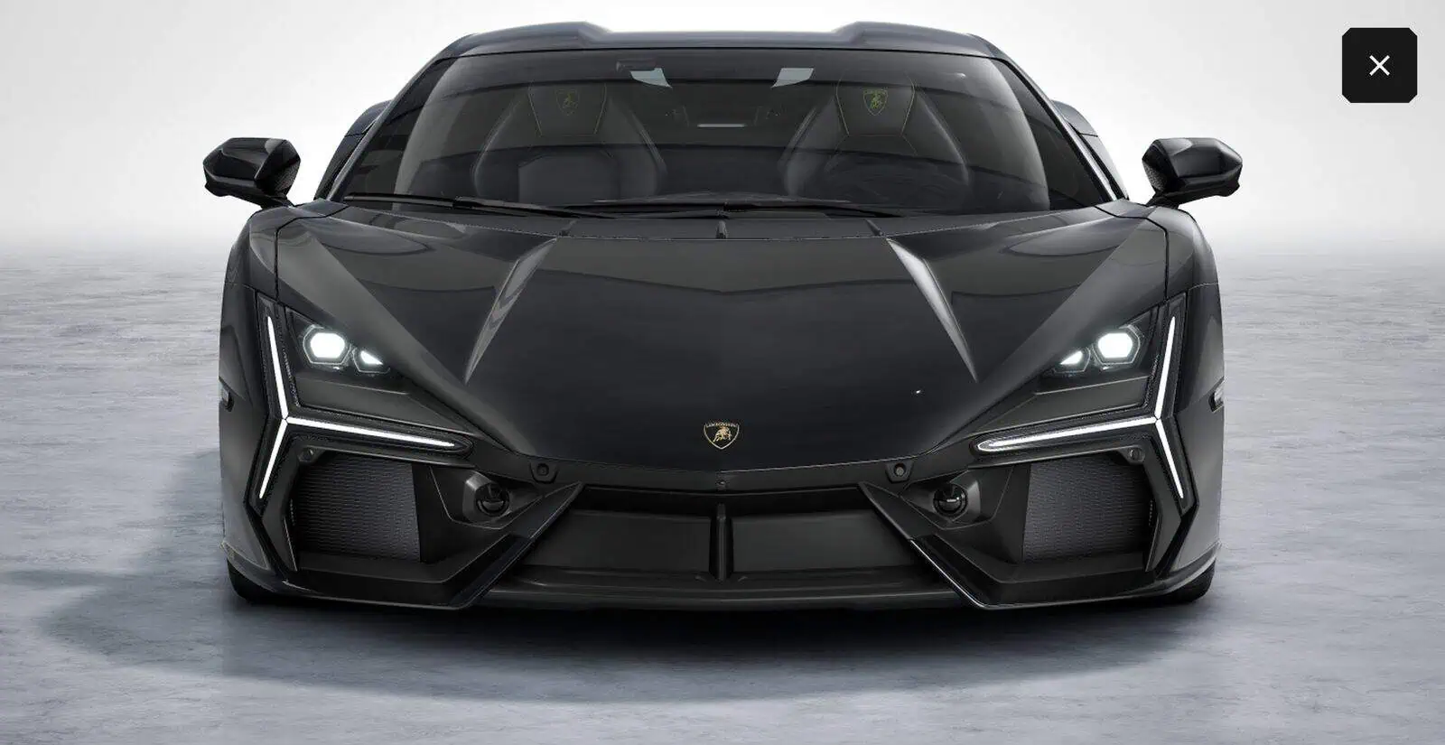 Lamborghini Revuelto mieten in Frankfurt am Main Vorne