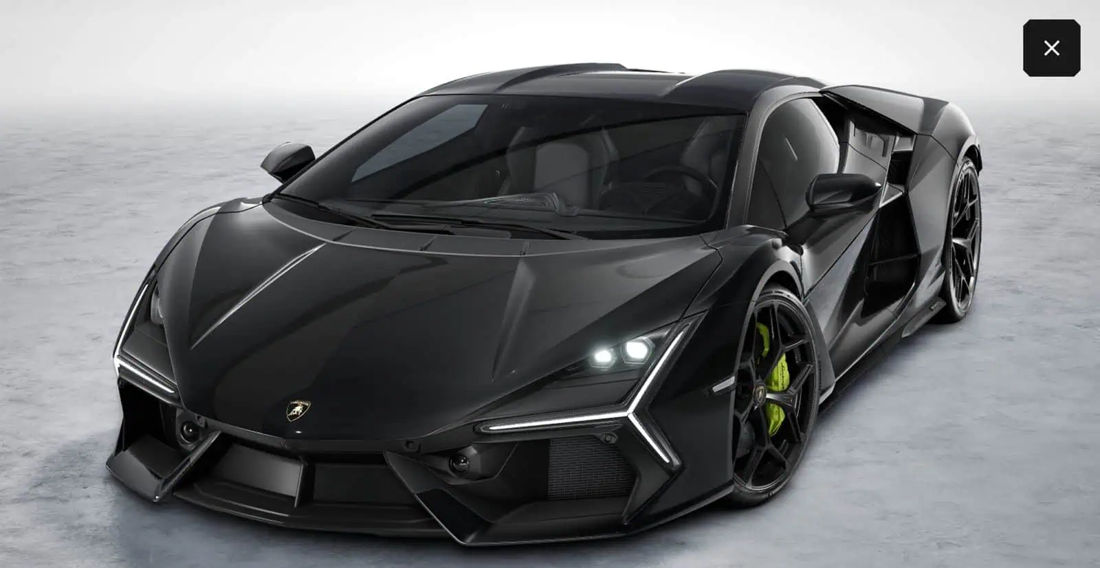 Lamborghini Revuelto mieten in Frankfurt am Main Vorne