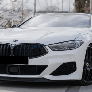 BMW M850i xDrive Cabrio mieten in Hamburg vorne