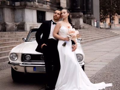 Ford Mustang V8 Cabriolet mieten in Berlin hero