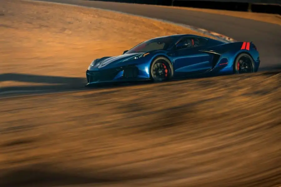 Chevrolet Corvette C8 Grand Sport auf der Rennstrecke 2027