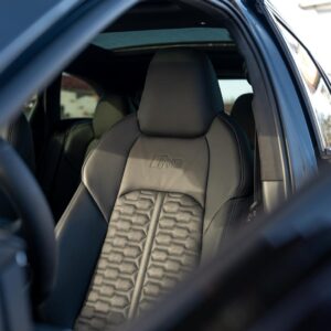 Audi RS6 Performance mieten in Hannover Interieur
