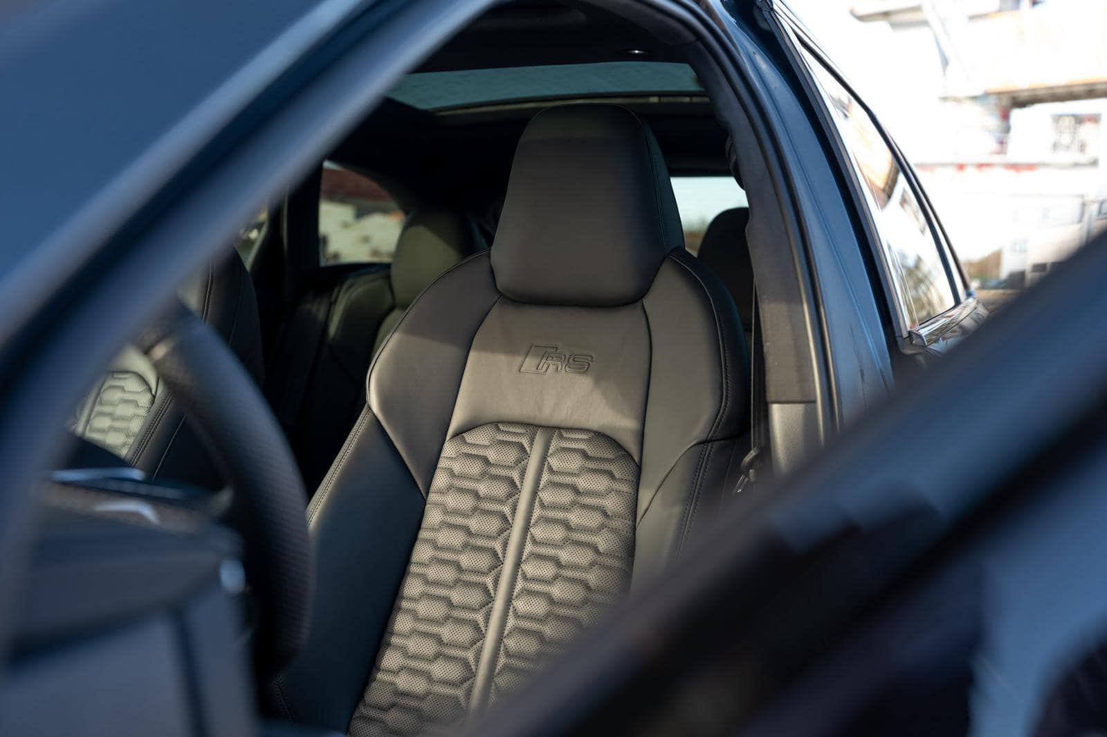 Audi RS6 Performance mieten in Hannover Interieur