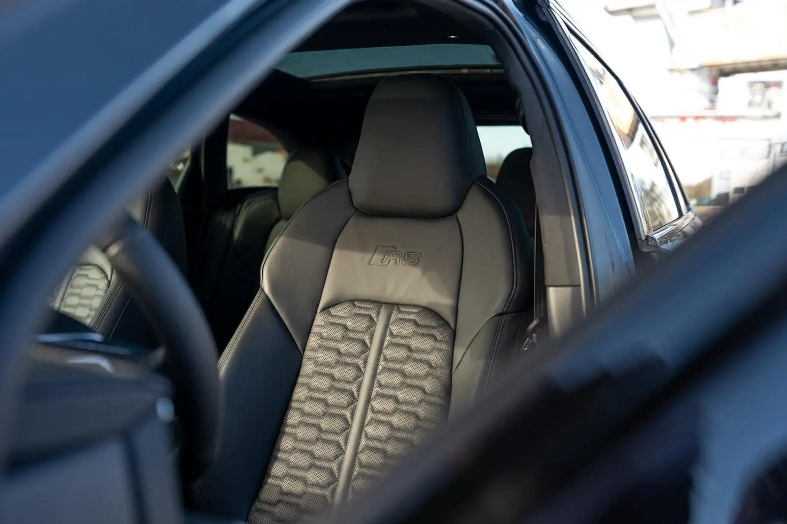 Audi RS6 Performance mieten in Hannover Interieur