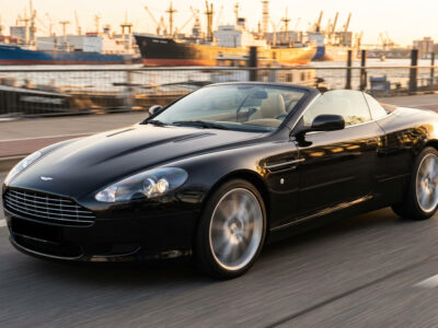 Aston Martin DB9 Volante mieten in Hamburg Hero