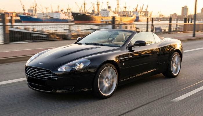 Aston Martin DB9 Volante mieten in Hamburg Hero