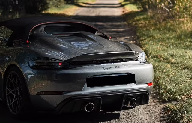 u Porsche 718 Spyder RS heck