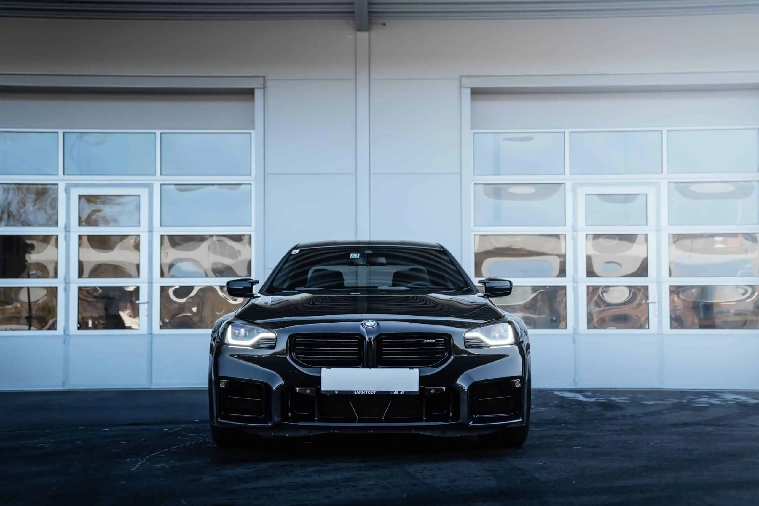 BMW M2 G87 in Wien mieten Vorne