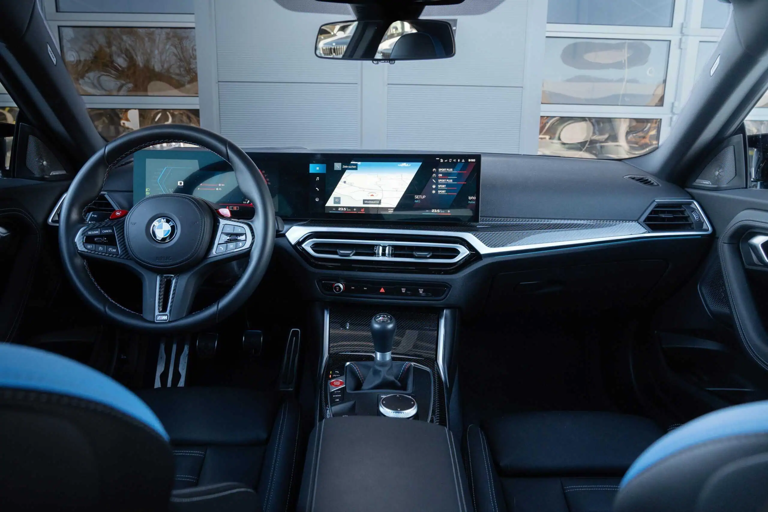 BMW M2 G87 in Wien mieten Interieur