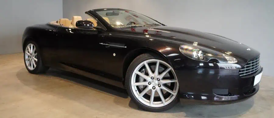Aston Martin DB9 Volante in Hamburg mieten Vorne