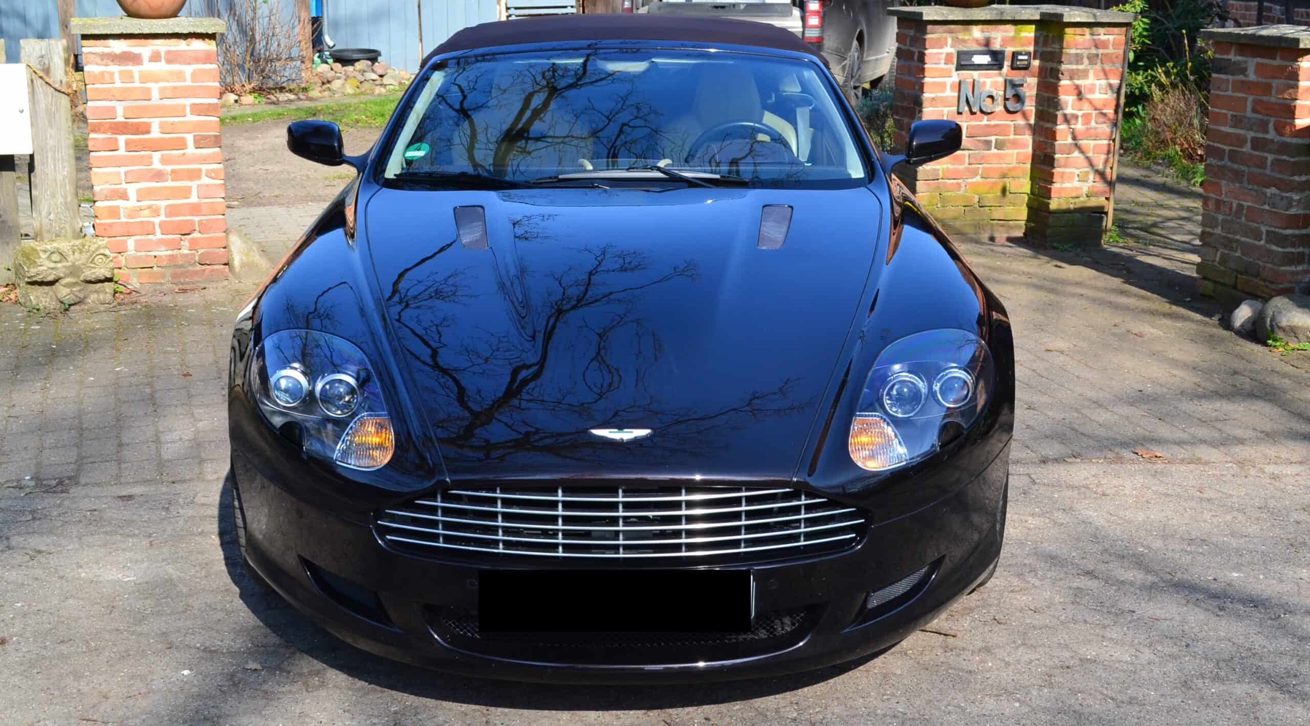 Aston Martin DB9 Volante in Hamburg mieten Vorne