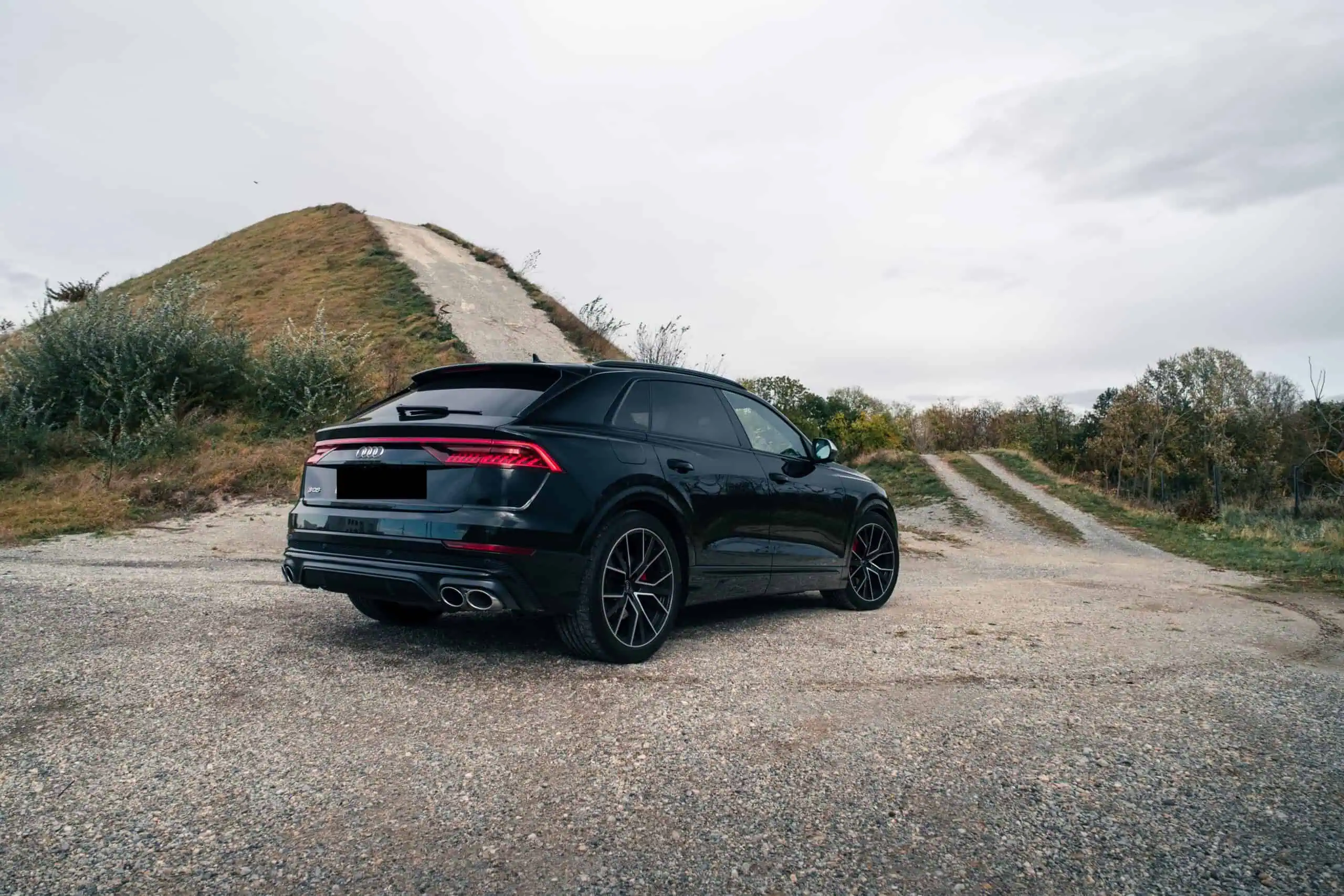 Audi SQ8 mieten in Wien heck