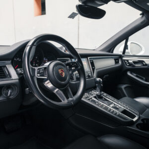 Porsche Macan GTSmieten in Wien Interieur