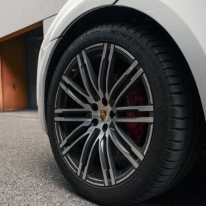 Porsche Macan GTSmieten in Wien cockpit