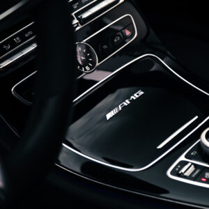 Mercedes-AMG E63 S mieten in Wien Cockpit