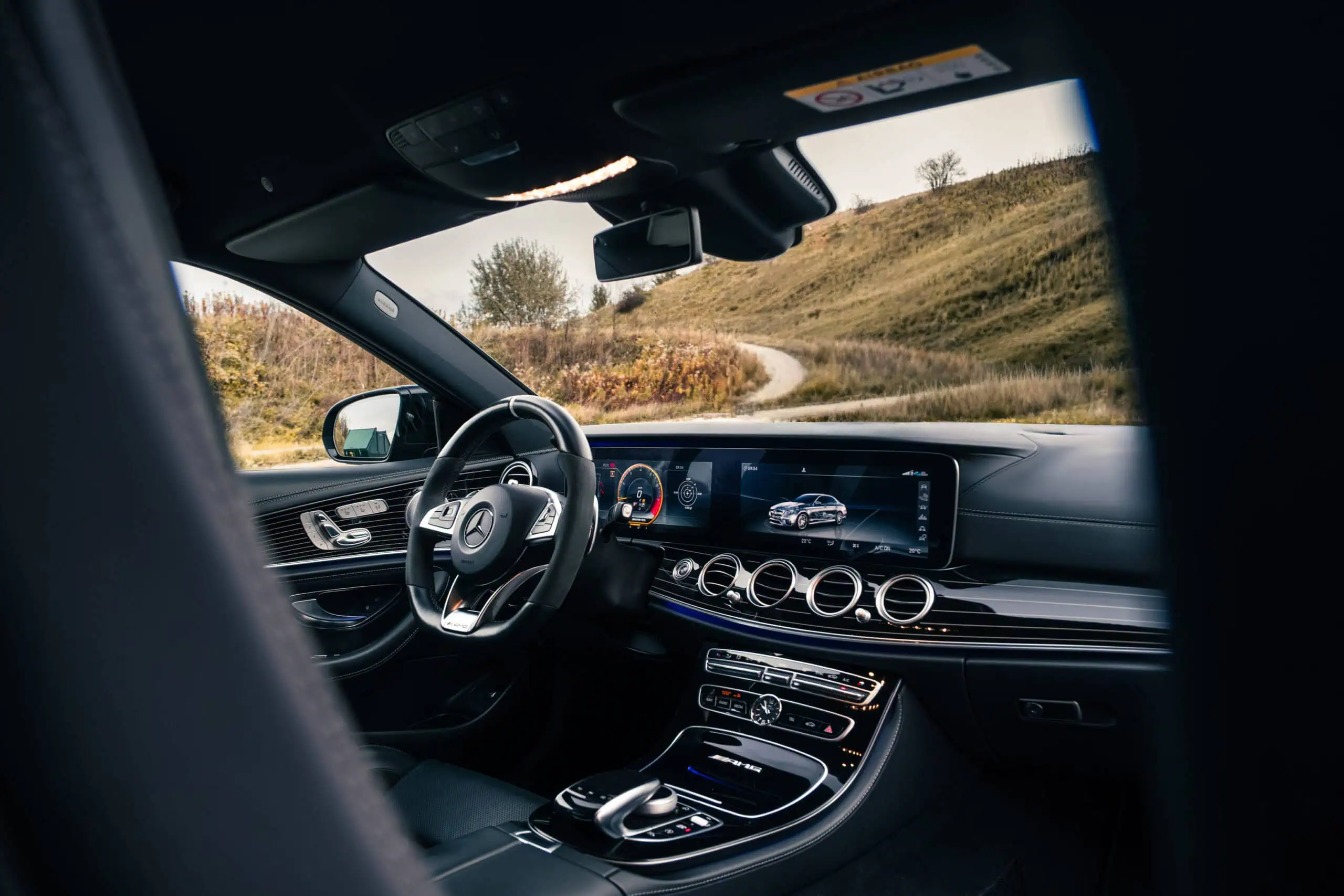 Mercedes-AMG E63 S mieten in Wien Interieur