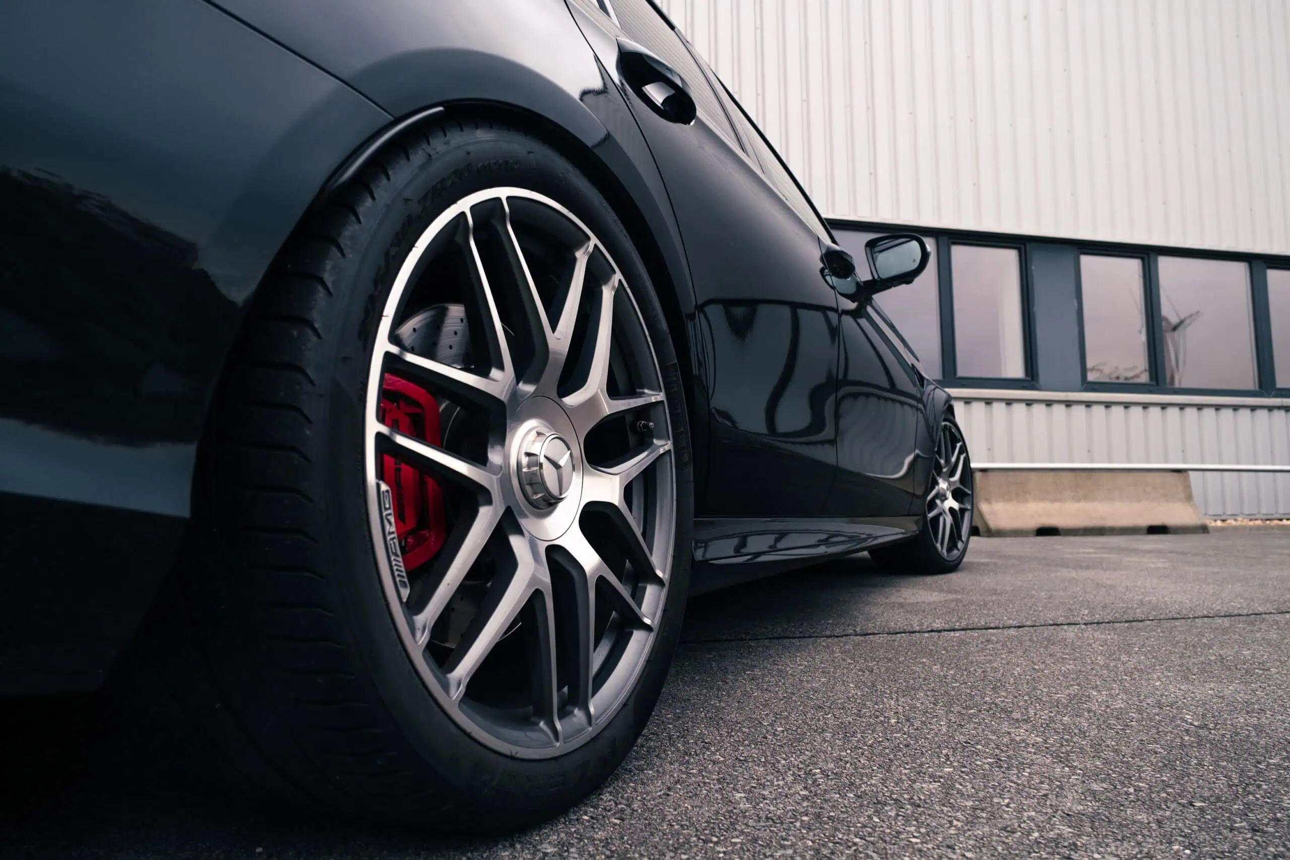 Mercedes-AMG E63 S mieten in Wien Rad