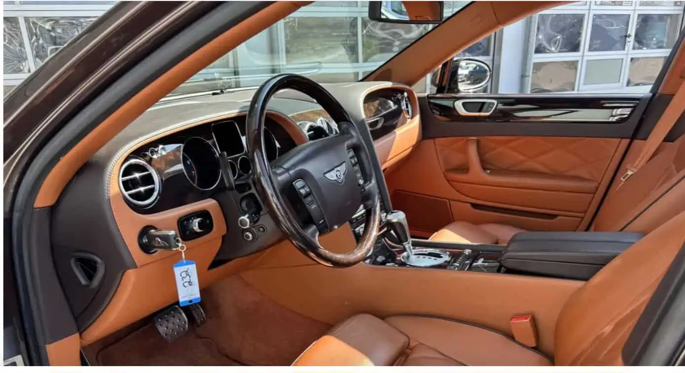 Bentley Flying Spur in Hannover mieten Innenraum