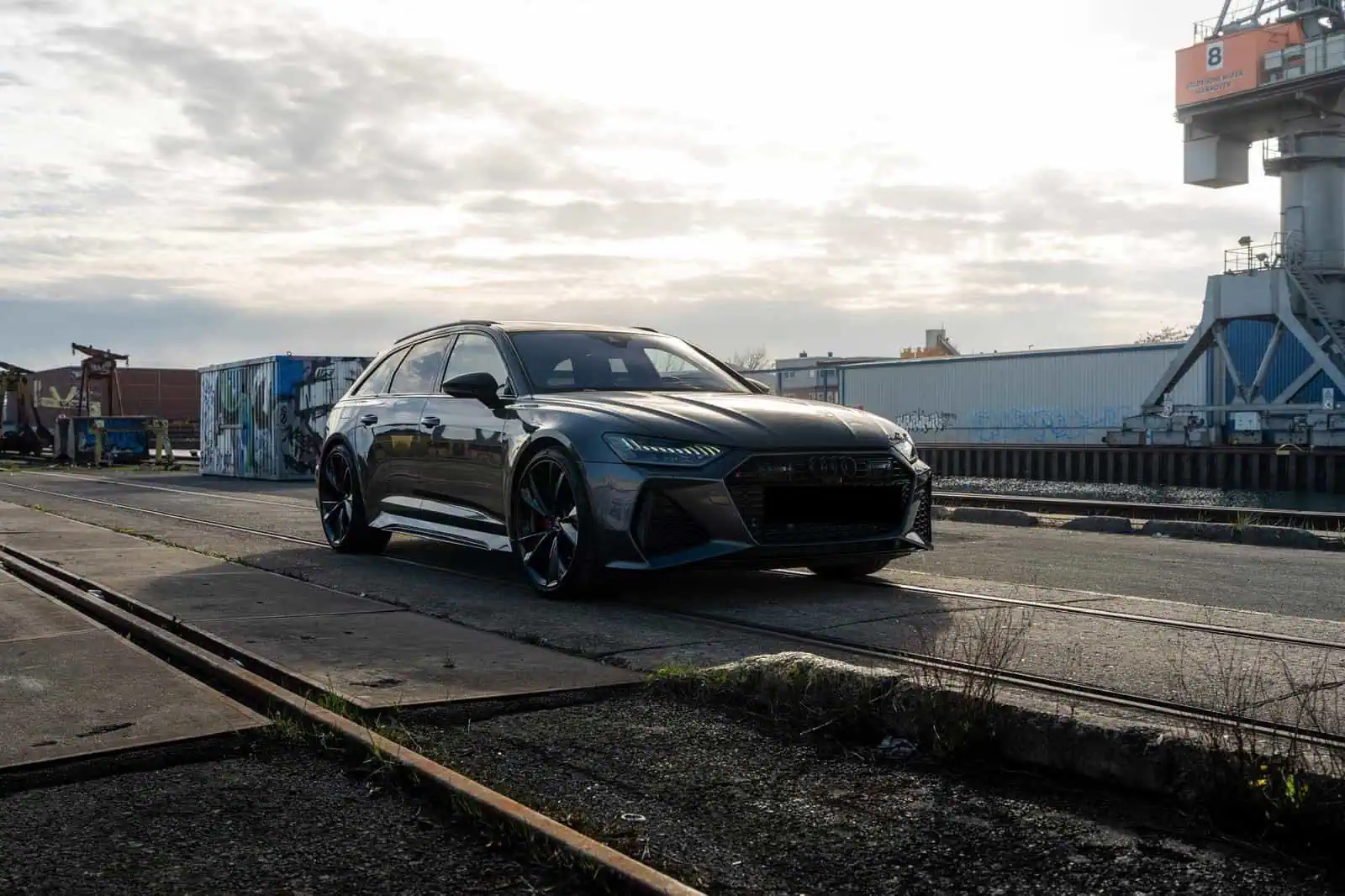 Audi RS6 Performance mieten in Hannover Vorne