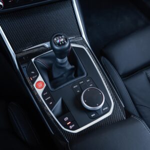 BMW M2 G87 in Wien mieten cockpit