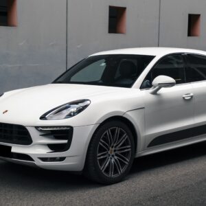 Porsche Macan GTSmieten in Wien seite