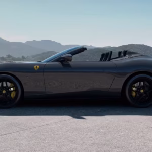 Ferrari Roma Spyder Side